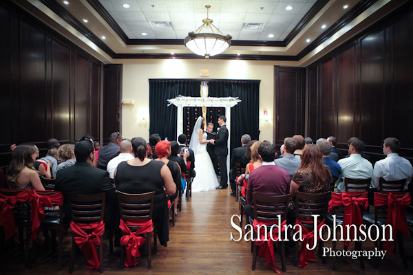 Best Maggiano's Orlando wedding photographer - Sandra Johnson (SJFoto.com)